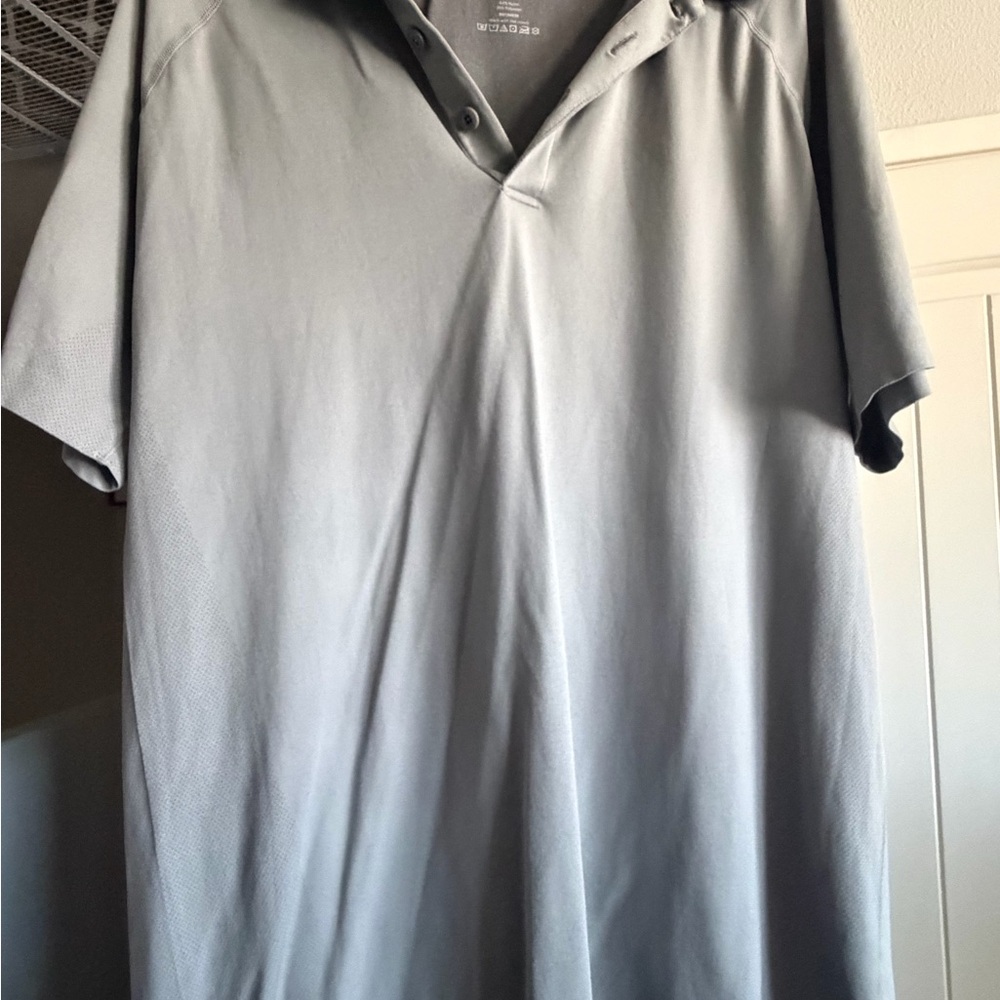 Fabletics Men’s Polo Shirt in Light Gray